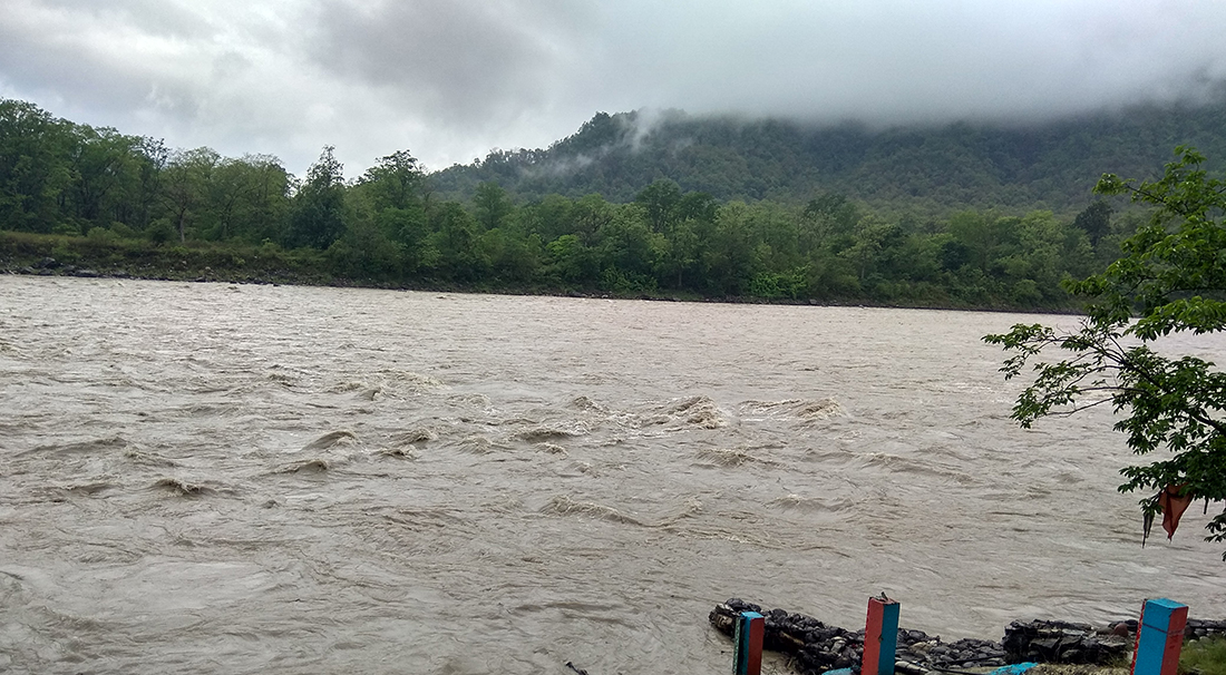 Youth Goes Missing in Mahakali River