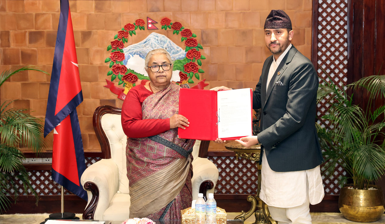 Minister for Communications and Information Technology resigns