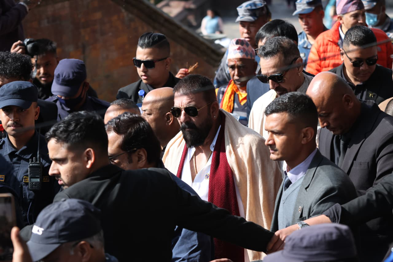 Sanjay Dutt returns to Mumbai without even spending 24 hours in Nepal