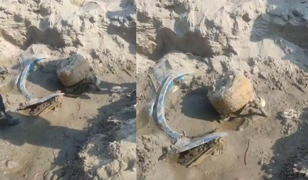 Bus wreckage found in Trishuli; suspected to be the bus missing from Simaltal