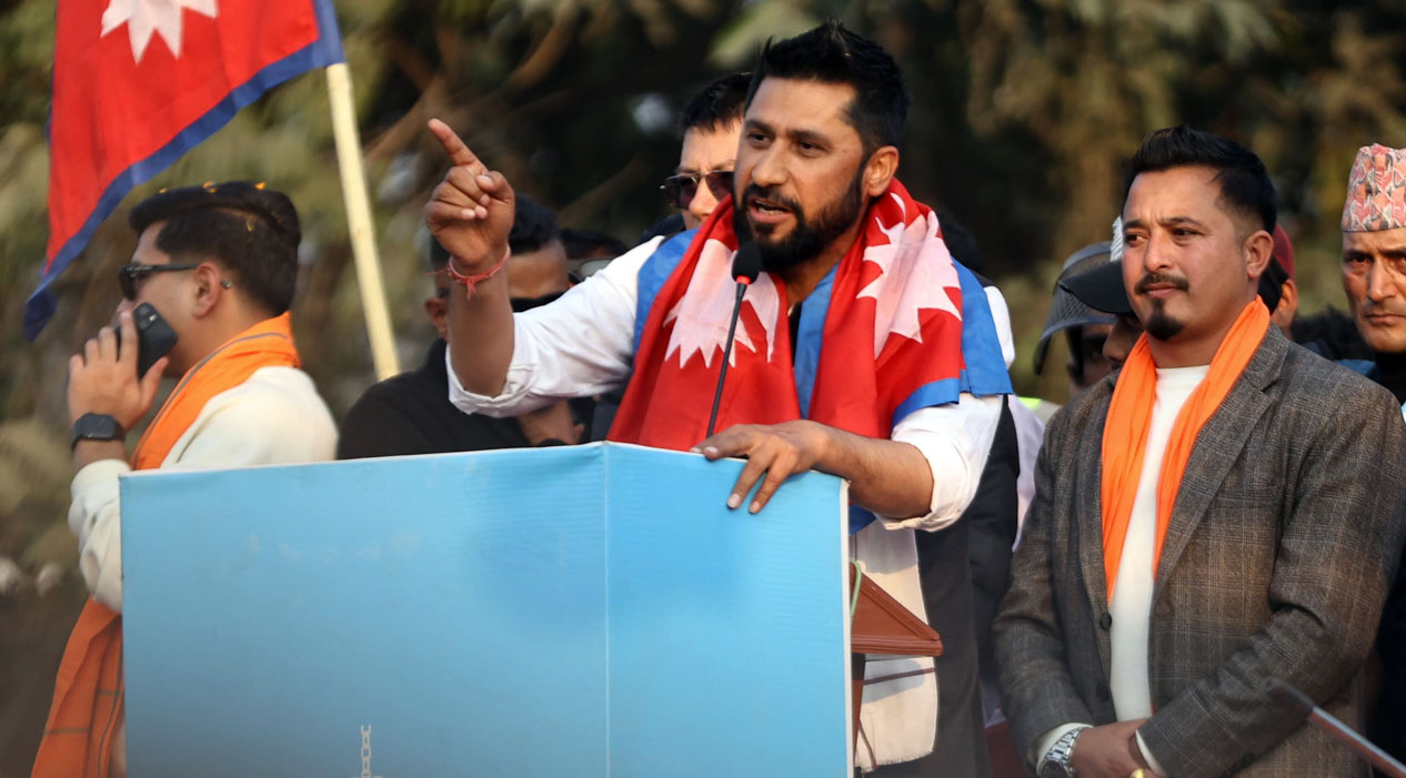 Rabi Lamichhane arrives in Chitwan for election campaign