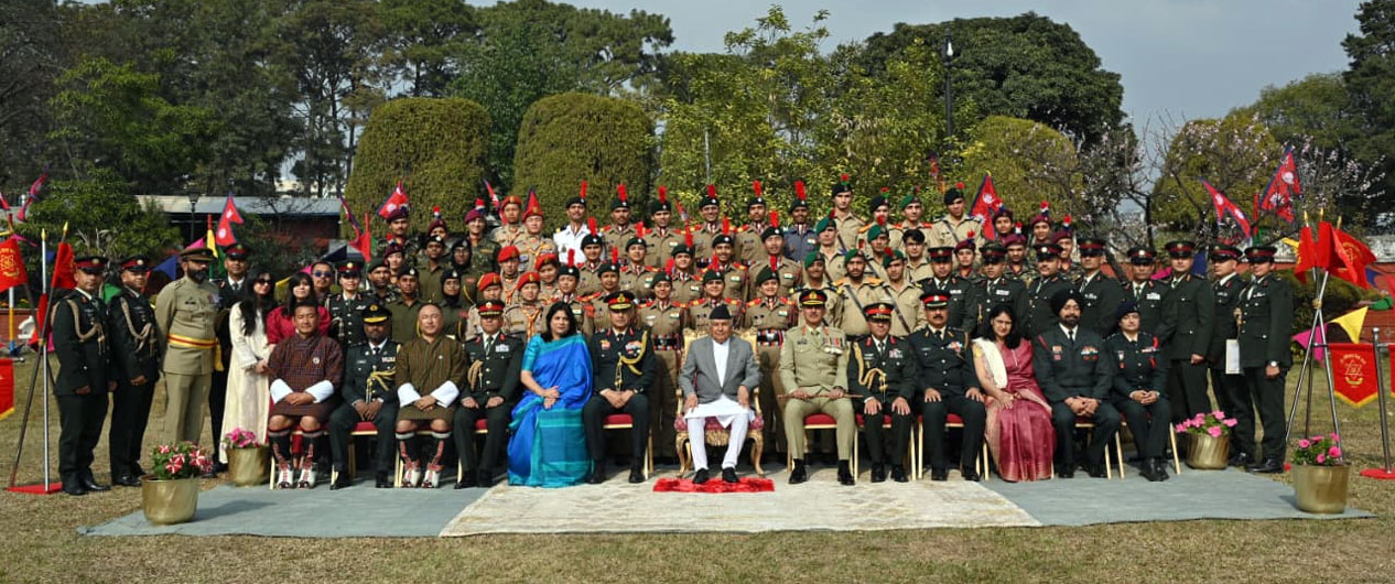 Development of qualities like service to nation among youths positive: President