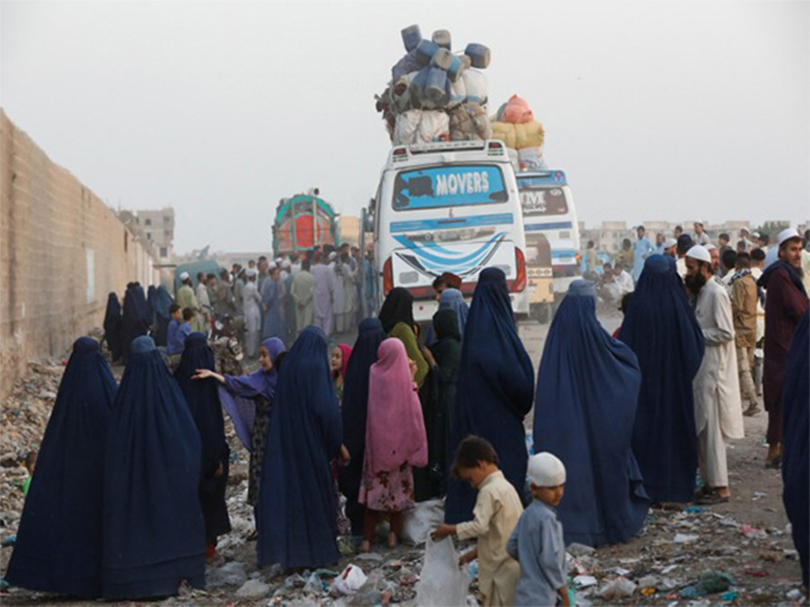 Nearly 94,000 Afghan families return in three months amid rights concerns