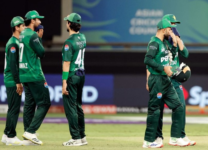 Irfan slams Pakistan’s “troll media” after loss to England; Brook’s century at number 3 meets acclaim