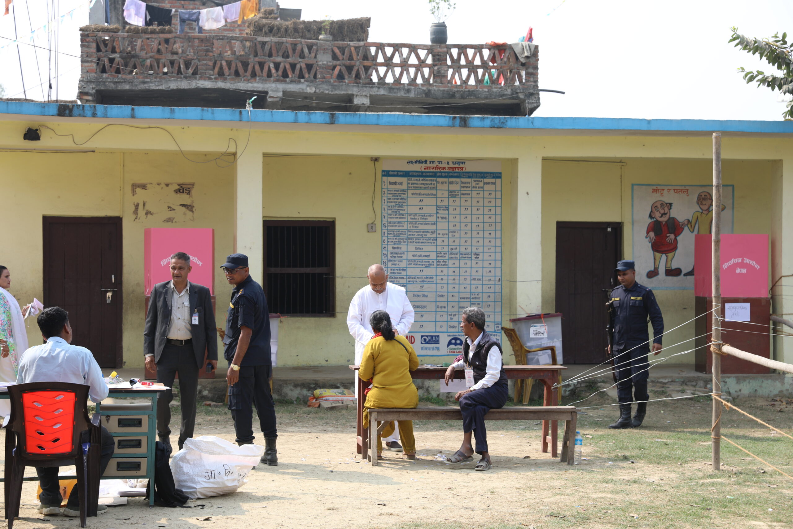 Former President Yadav calls for choosing right force through election