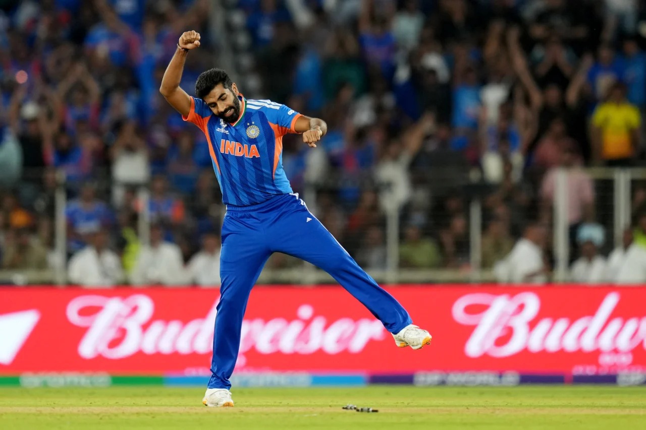 India defend T20 World Cup title with dominant win over New Zealand