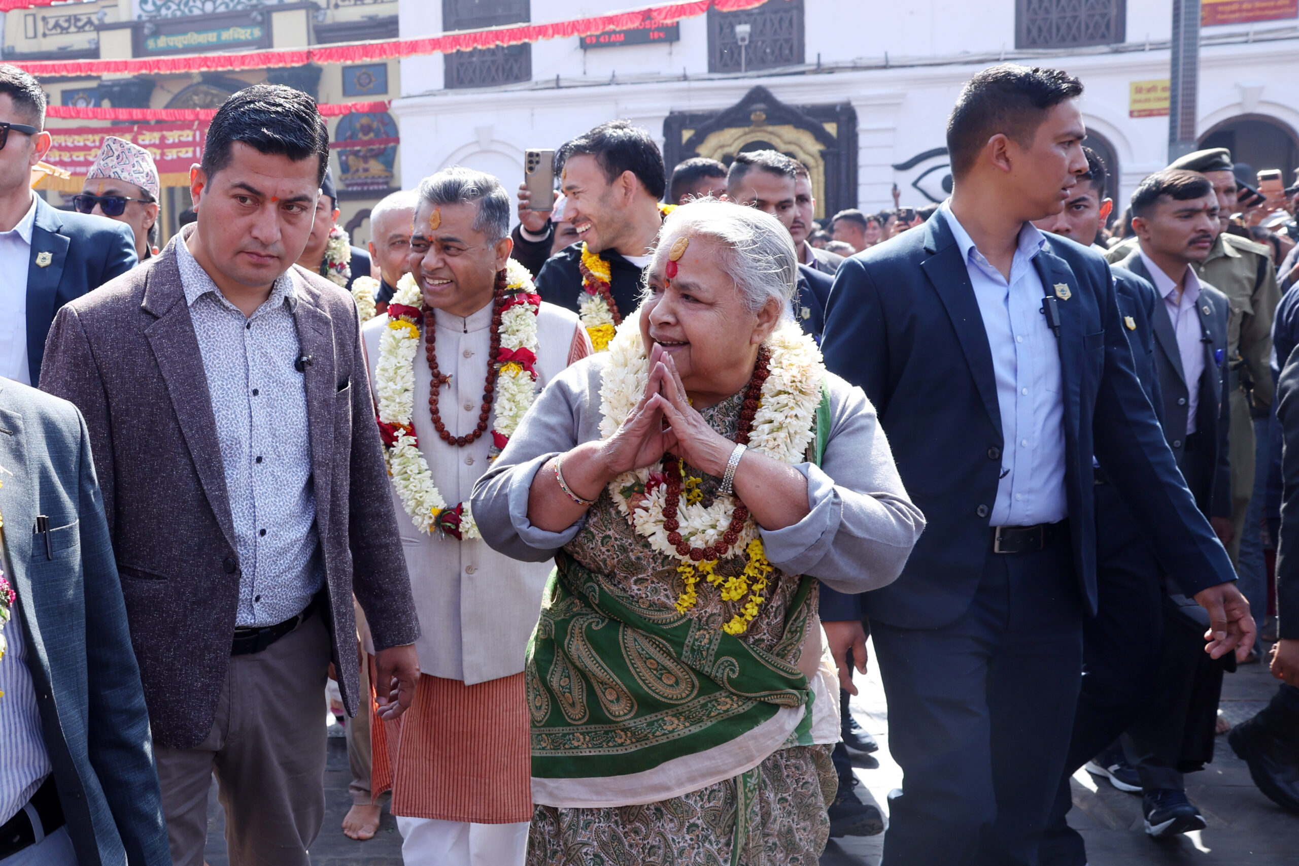 PM performs Rudrabhisek worship and pays homage to Pashupatinath