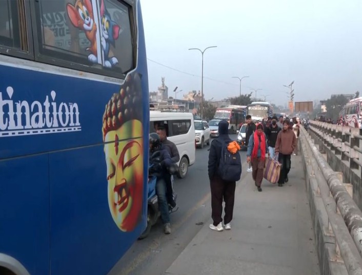 Thousands of voters head for home from Kathmandu as poll day draws close