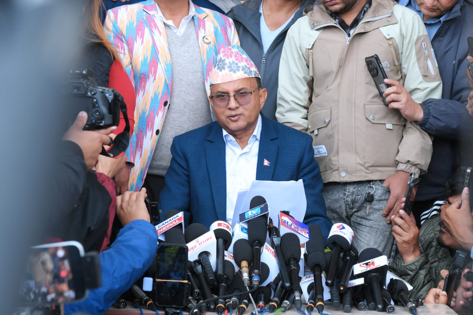 UML condemns arrest of former PM Oli and ex-home minister Lekhak, demands immediate release