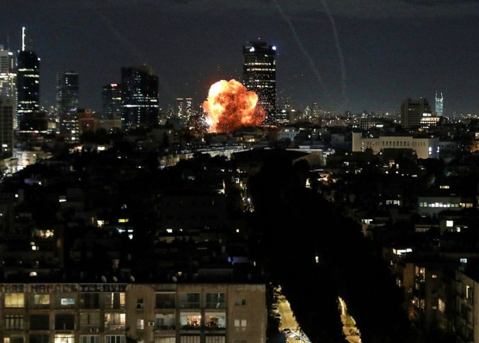 1 killed, 27 injured in Iranian missile strike on Tel Aviv