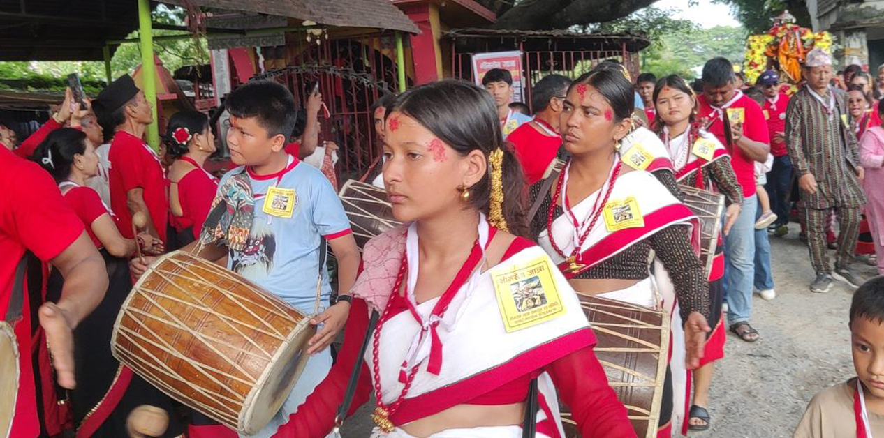 The new generation swaying to the Dhime beat