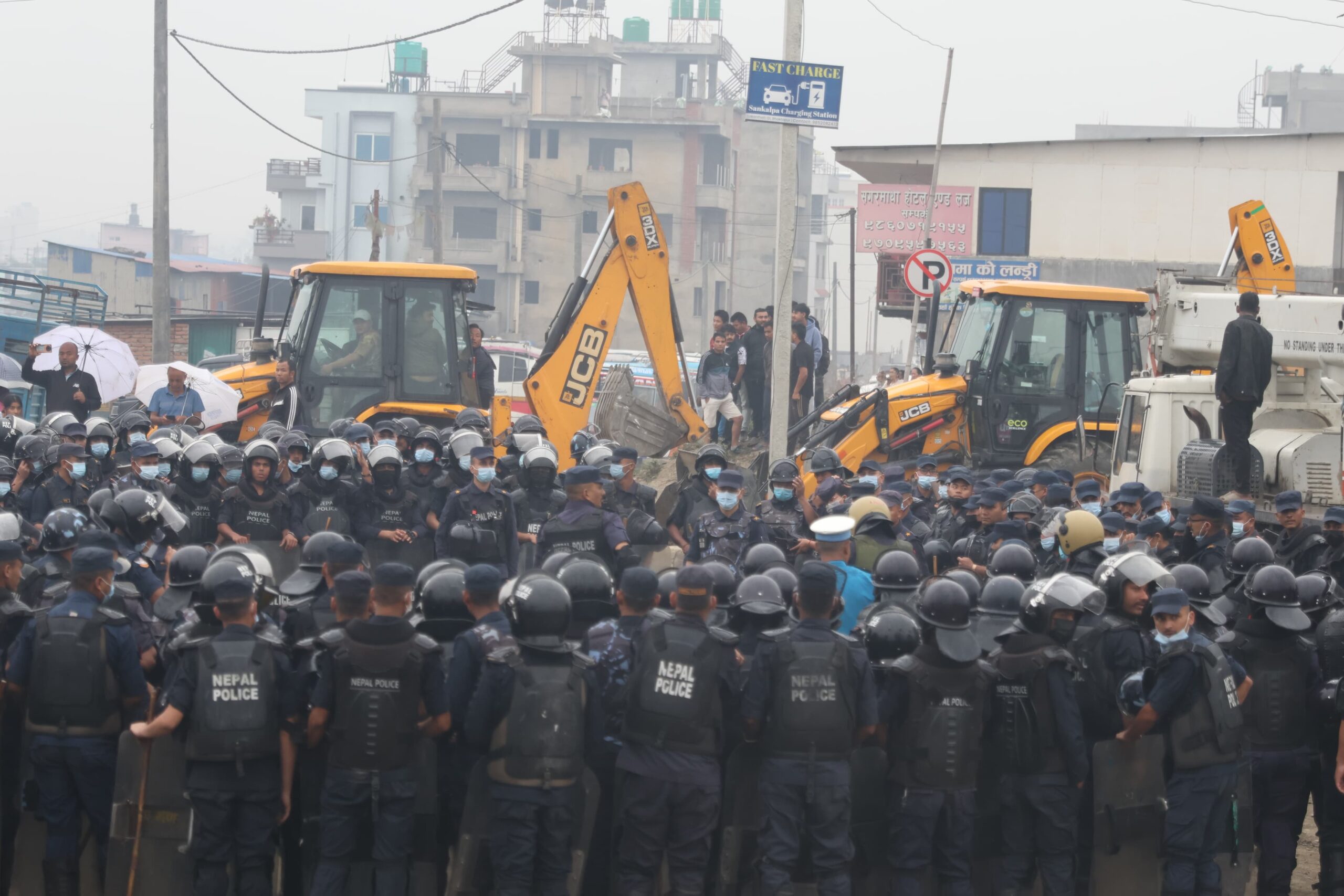 Demolition of illegal huts begins at Manohara