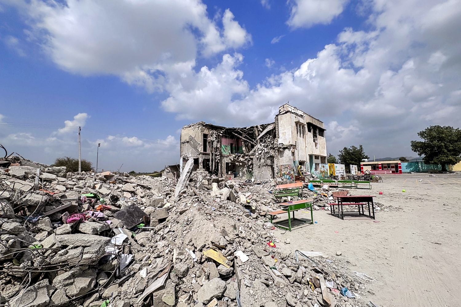 Hospitals, Staff Increasingly Targeted in Middle East Conflict ; WHO