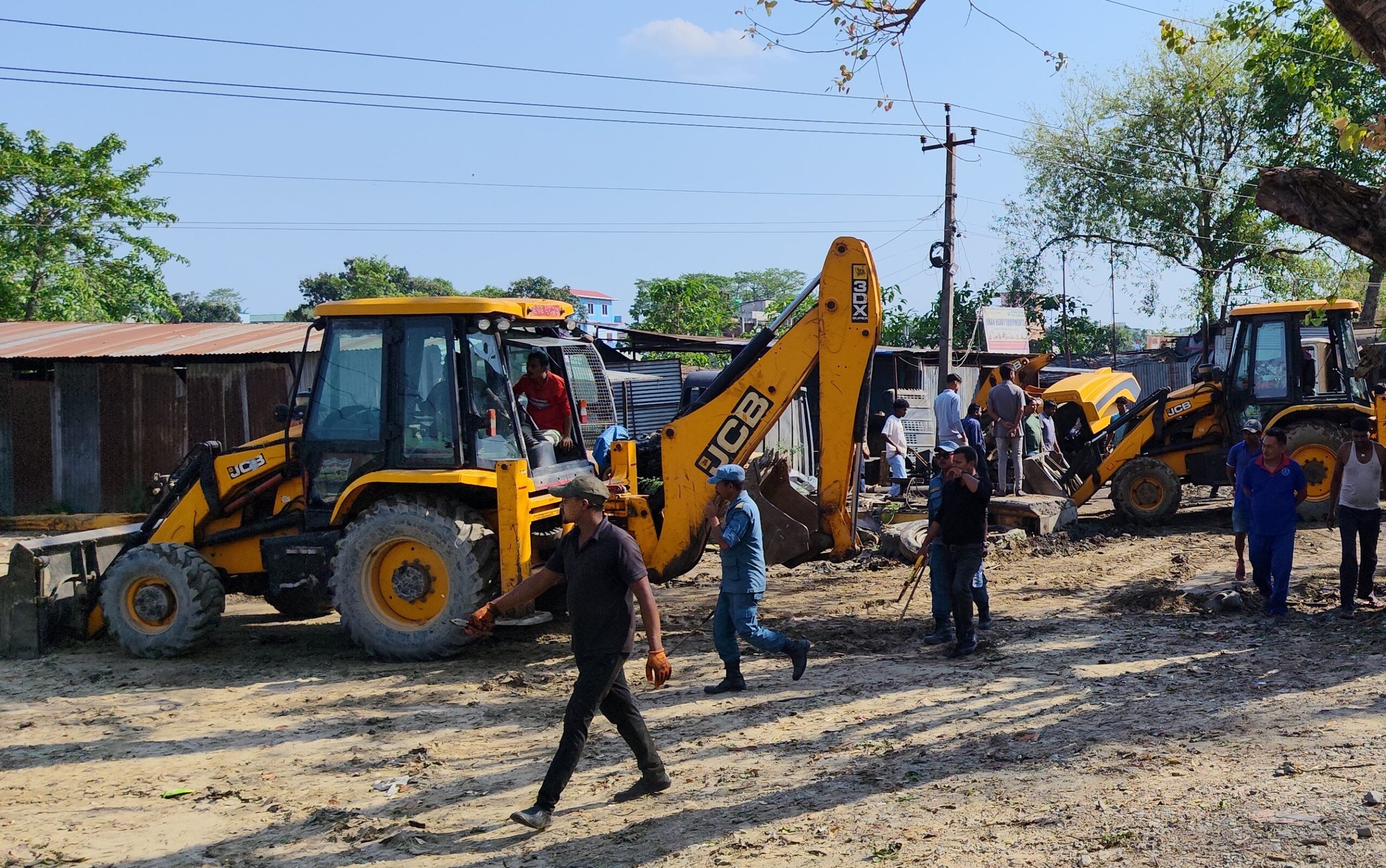 Inaruwa municipality removing illegal structures