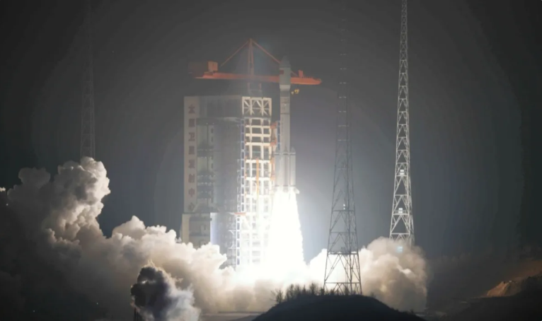 China launches new internet satellite group
