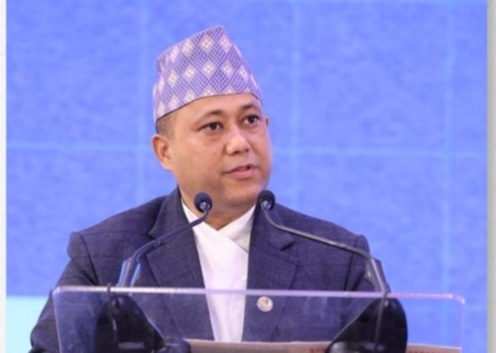 Foreign Minister holds separate meetings with Ministers of Mauritius, Singapore
