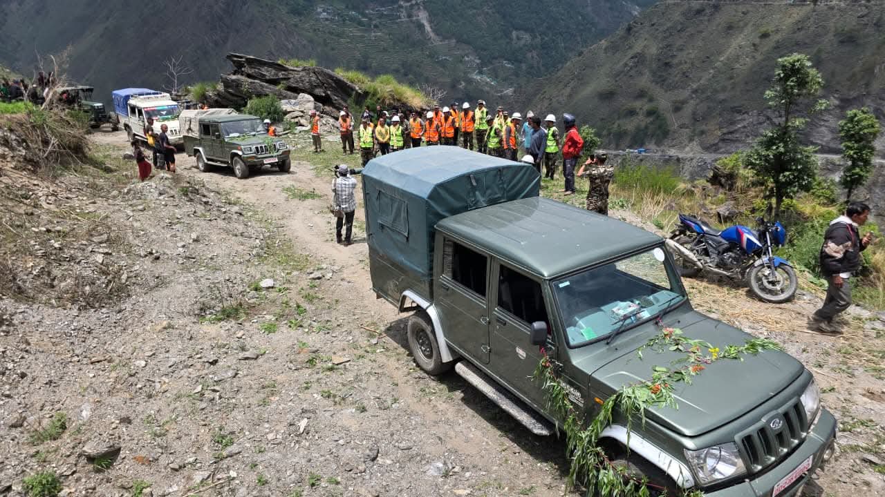 Bus reaches Dumling village in Darchula’s Vyas for the first time