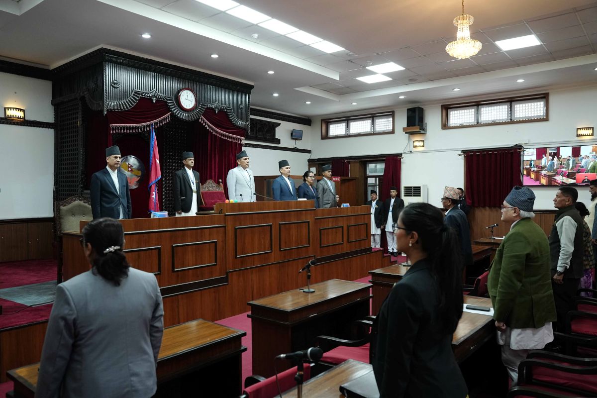 NA meeting adjourned for 20 minutes [Photo Feature]