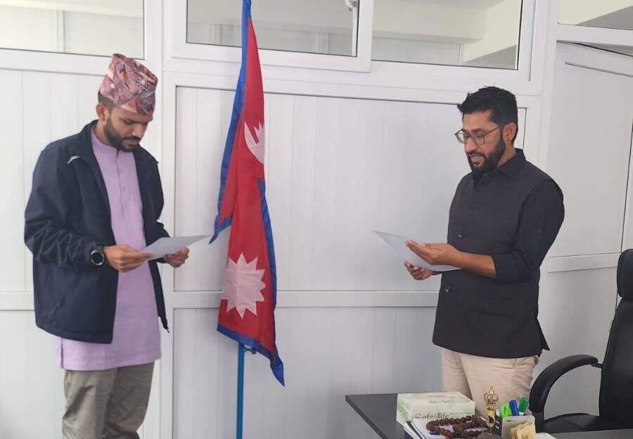 RSP MP Sagar Dhakal takes oath as central secretariat member