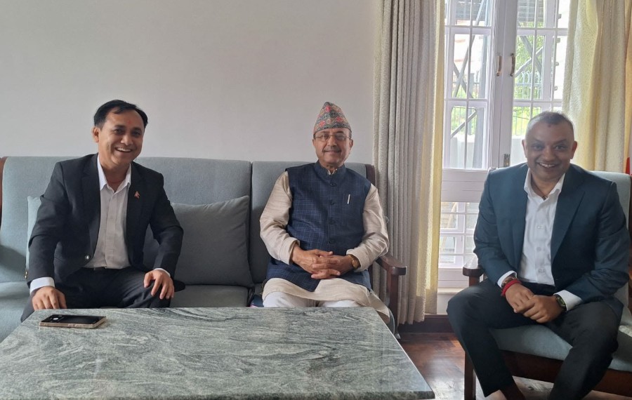 Thapa–Sharma meet Khadka in bid to ease Nepali Congress rift