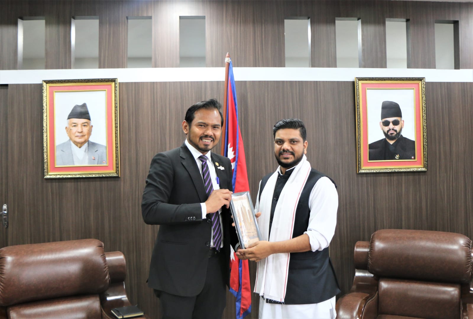 Malaysian Chargé d’Affaires Azman pays courtesy call on Minister Yadav