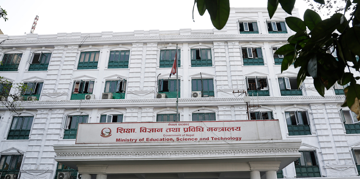 Education Ministry to hold talks on school enrollment and fees with local governments