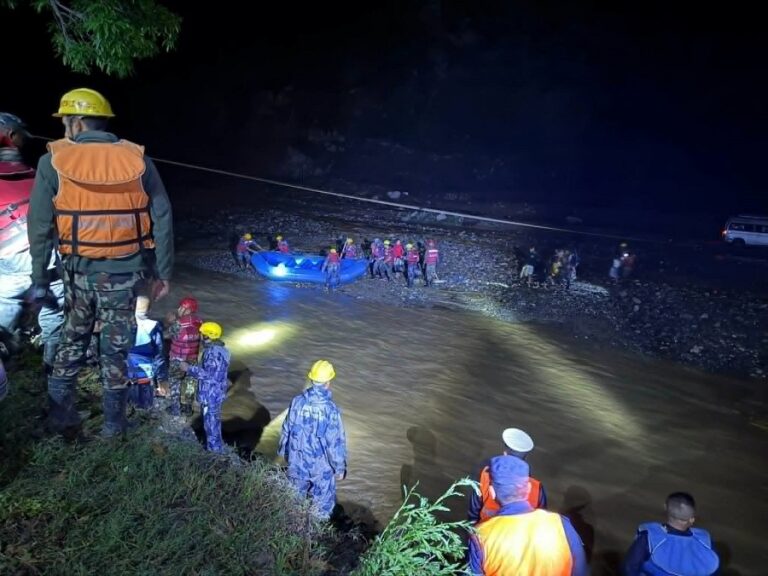 89 passengers rescued after five microbuses stranded in Roshi River