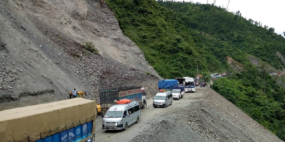 Dry landslide blocks Aanbukhaireni–Muglin road