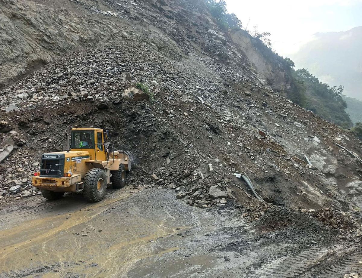 Dry landslide blocks Khandbari–Kimathanka road section