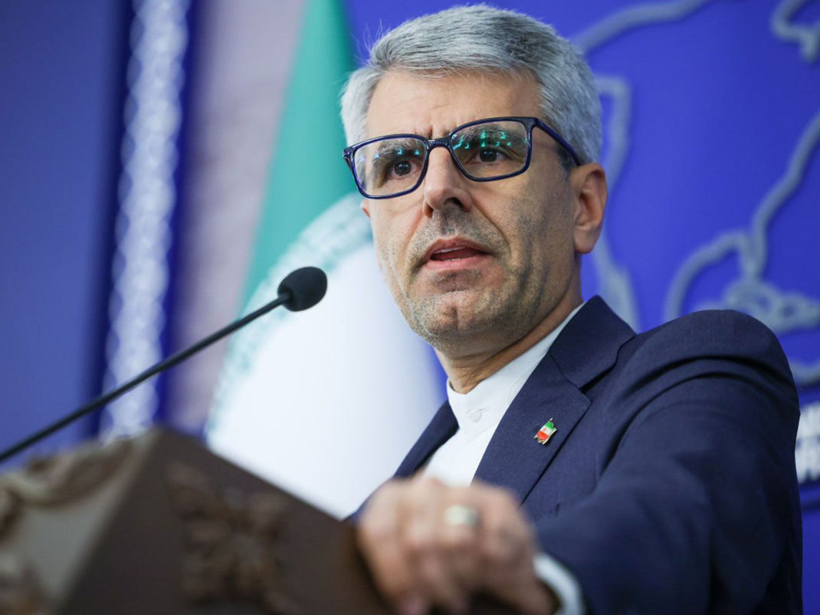 Trump’s threat forced Iran to suspend quadrilateral talks, says FM spokesperson; oil sales, frozen asset release discussed in Switzerland