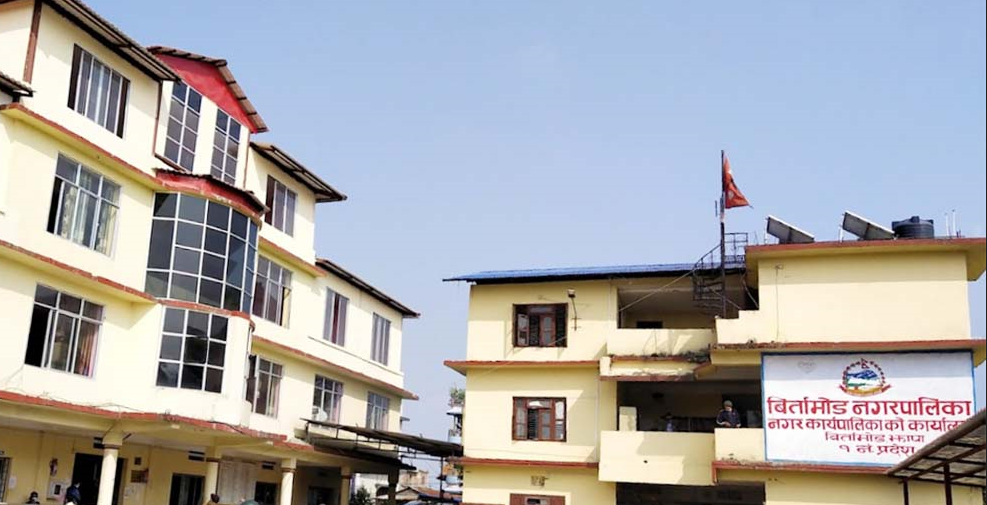 Birtamod distributes livestock equipment to farmers
