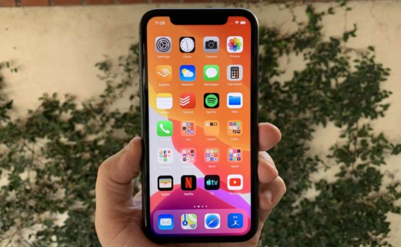 Sweden health agency tells parents to put down phones