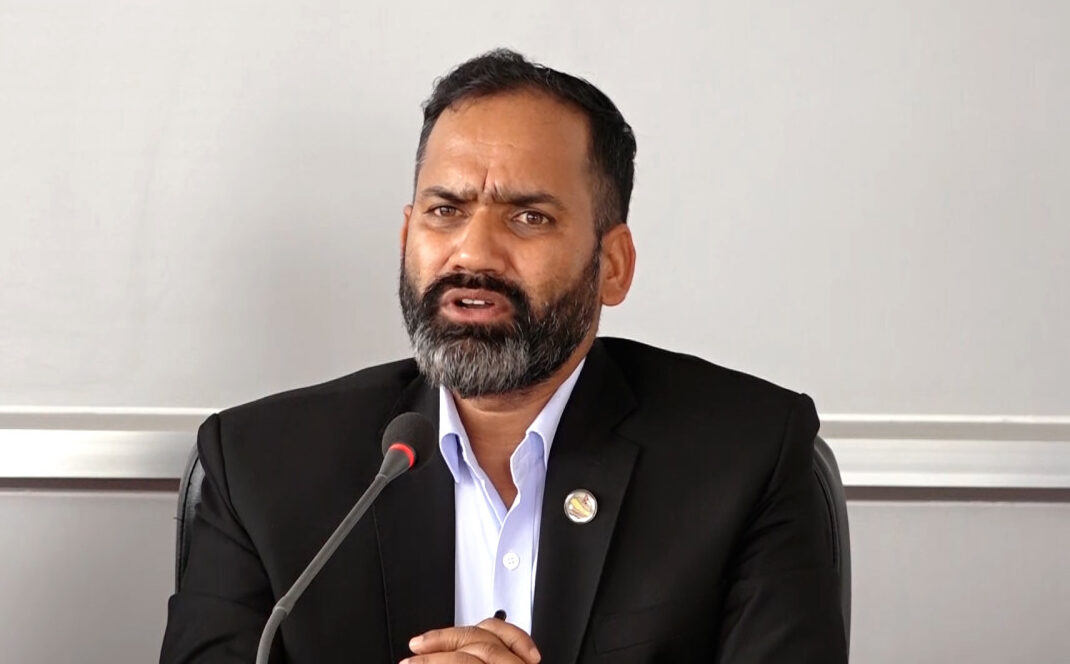 Govt unable to invest immediately in aviation sector: Tourism Minister