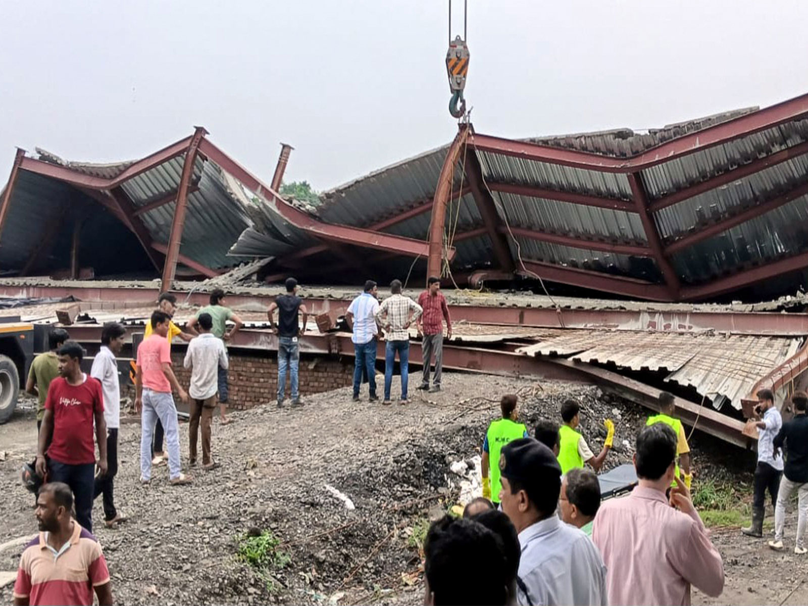 Death toll in Kolkata’s Taratala under-construction godown collapse rises to 8
