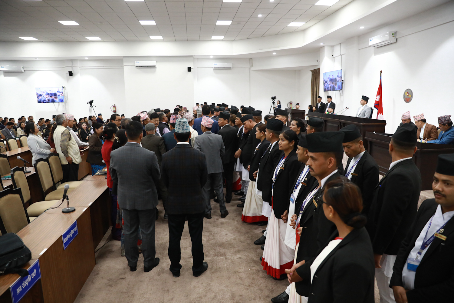 House meeting adjourned until June 8 amid opposition protests