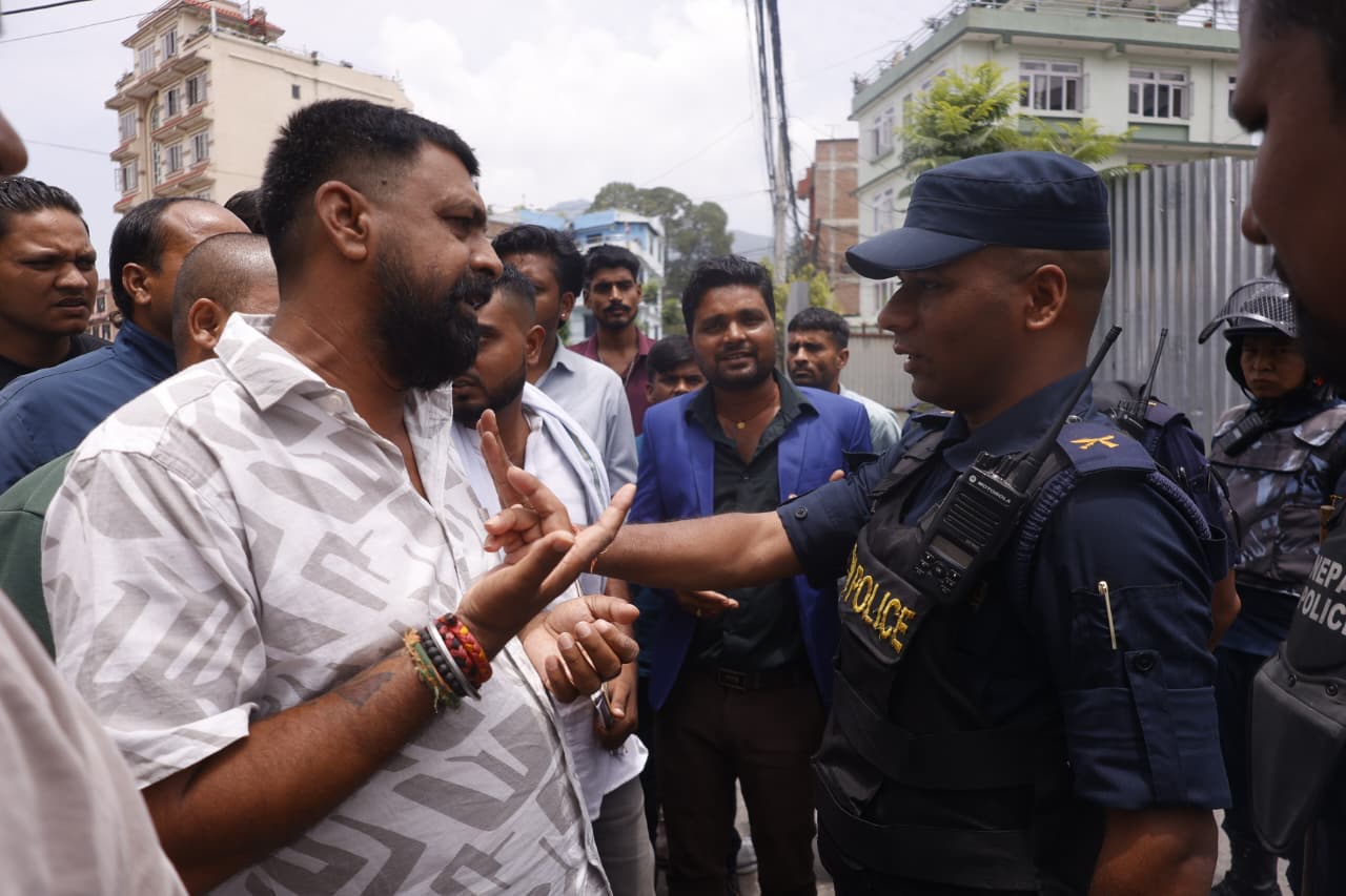 RSP central office witnesses protest over Kalaiya convention dispute
