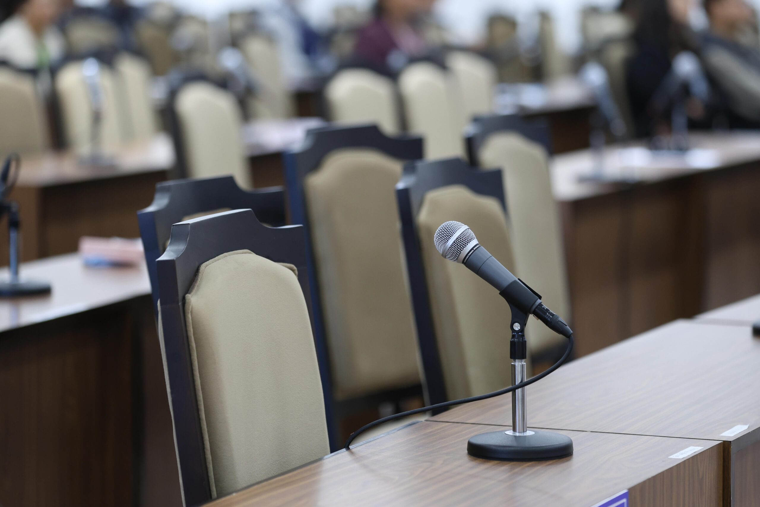 Empty chairs of lawmakers in HoR [Photo feature]