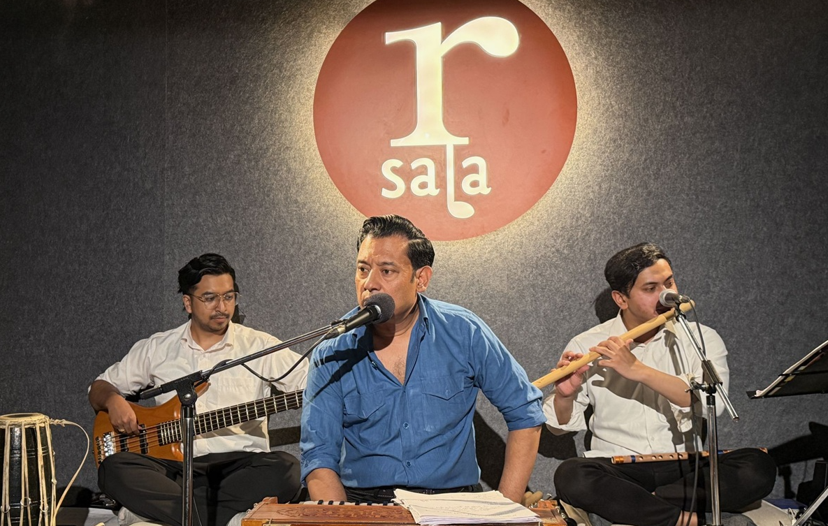 Bidhan Shrestha returns to Paleti after 9 years, performs nearly 18 songs to standing ovation