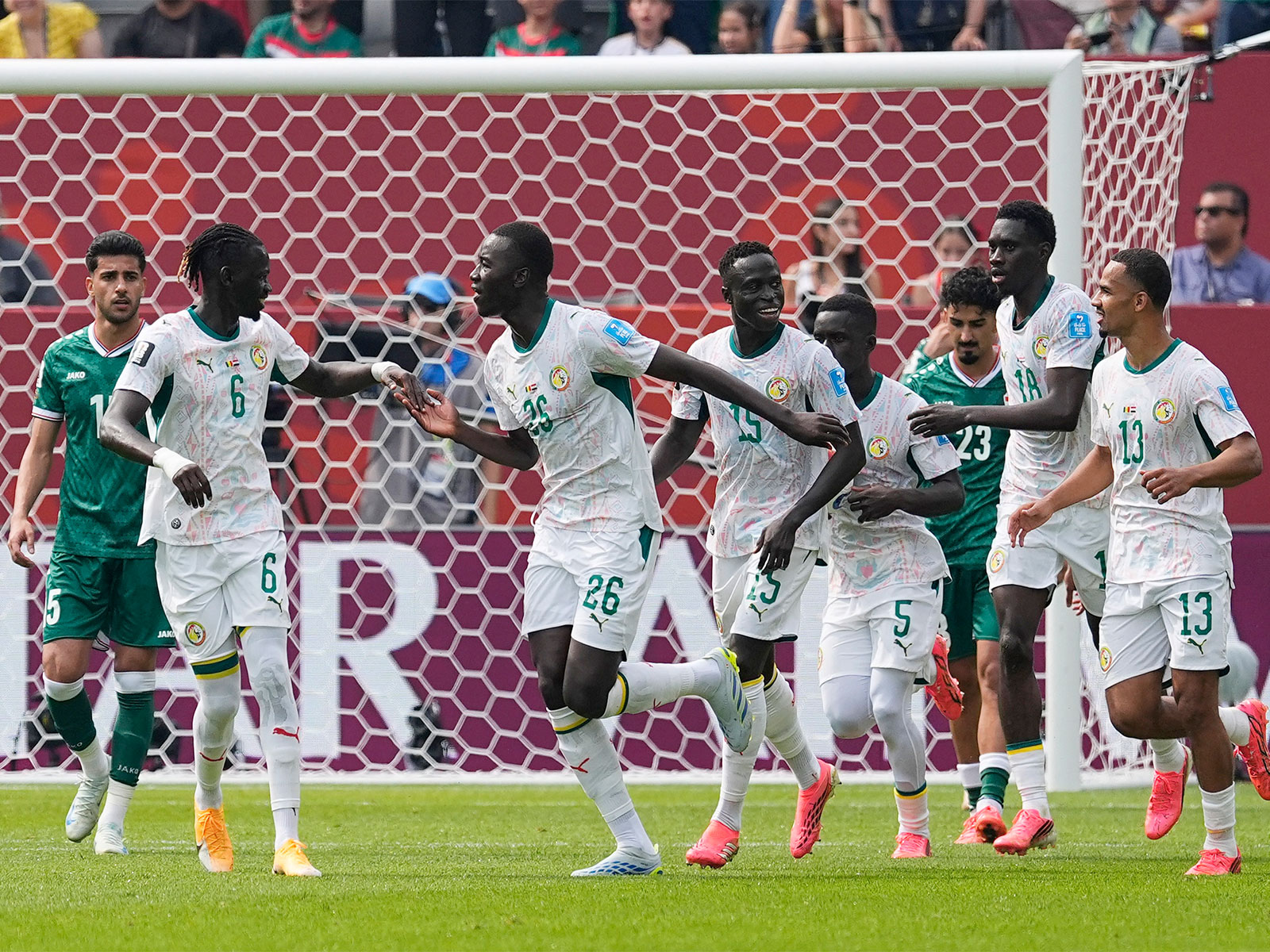 Senegal crush 10-Man Iraq 5-0 to boost knockout stage hopes