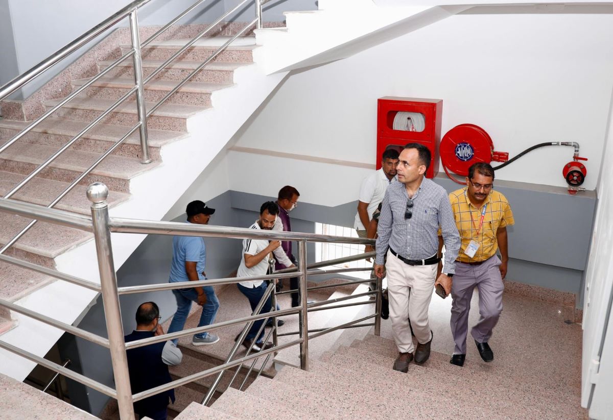 Communications Minister inspects RSS’s Training Building in Chitwan