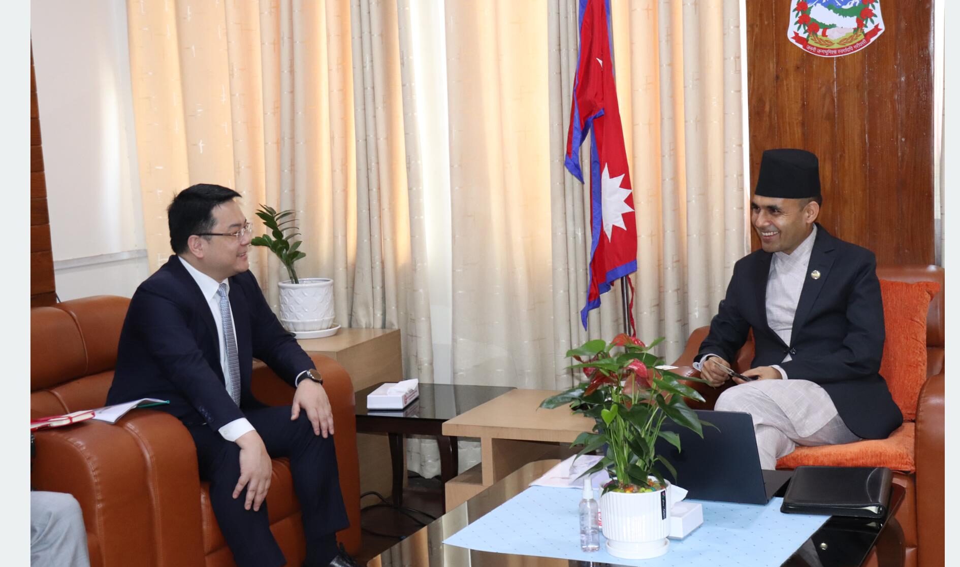 Huawei delegation discusses digital cooperation with communications minister