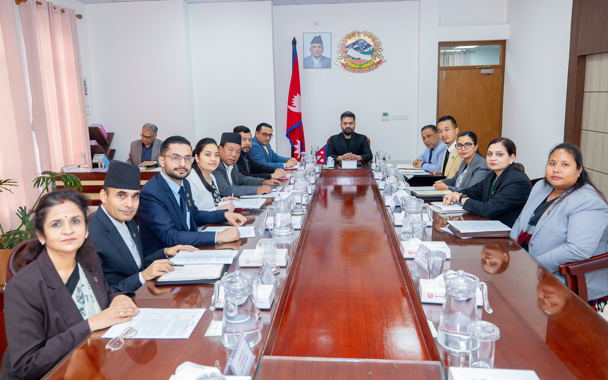 Cabinet meeting begins