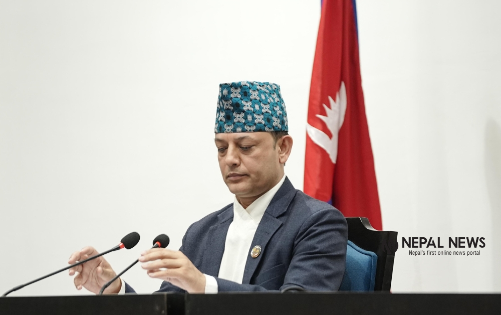 House meeting delayed as ruling, opposition parties hold talks