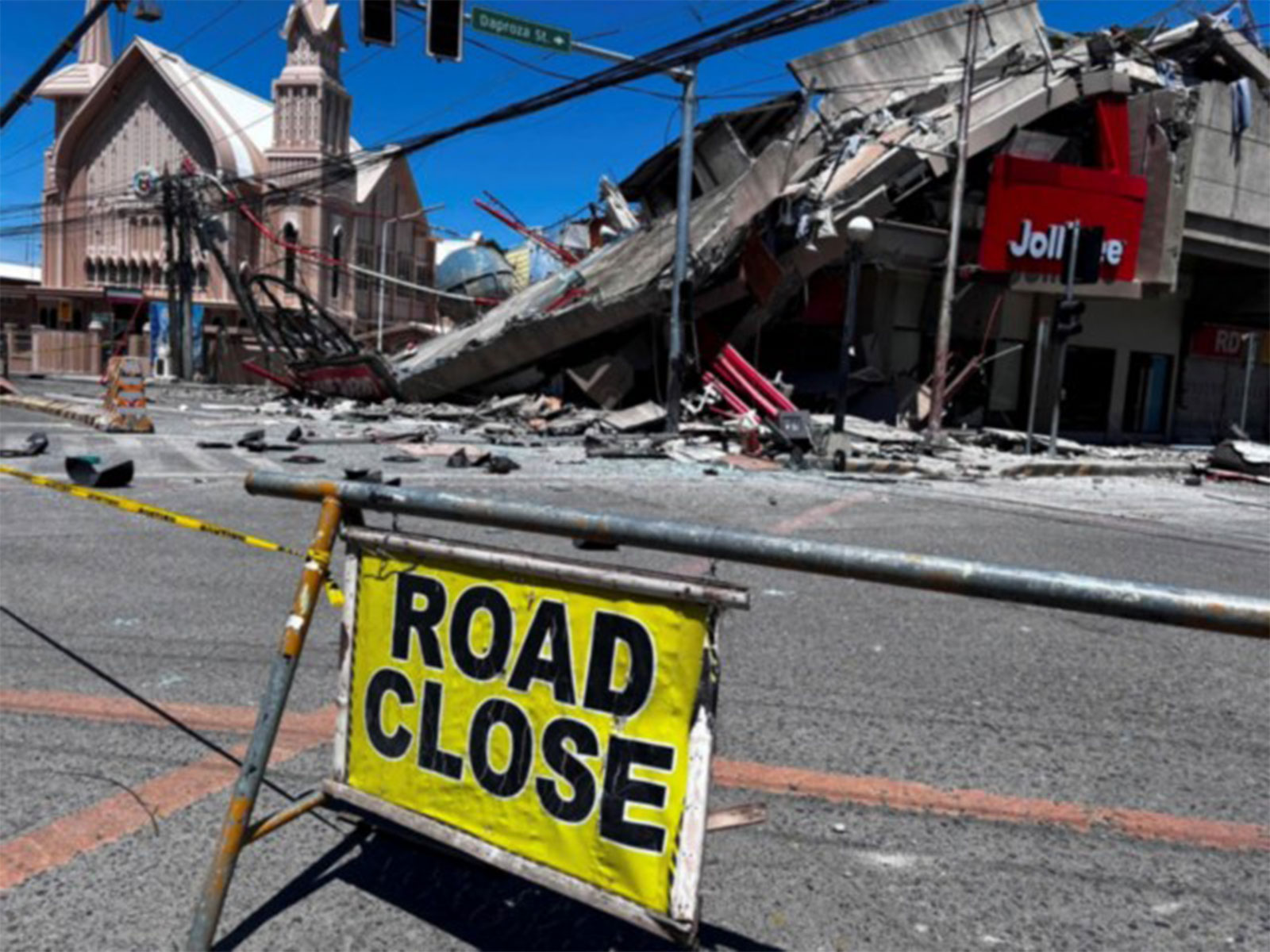 15 dead, more than 130 injured after powerful earthquake strikes southern Philippines