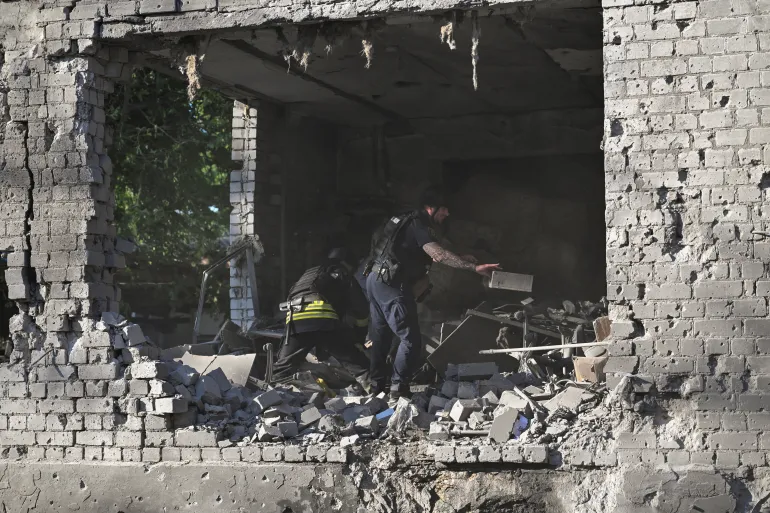 Russian strikes kill three in eastern Ukraine