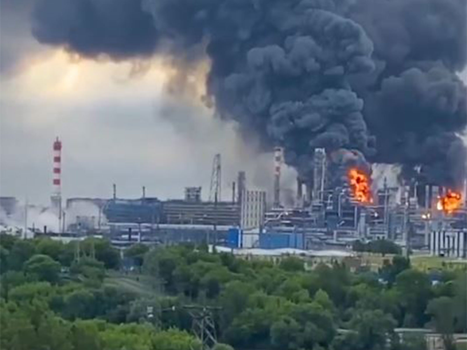 ‘Justified response to Russian attacks’: Ukraine claims striking Moscow oil refinery second time in a week