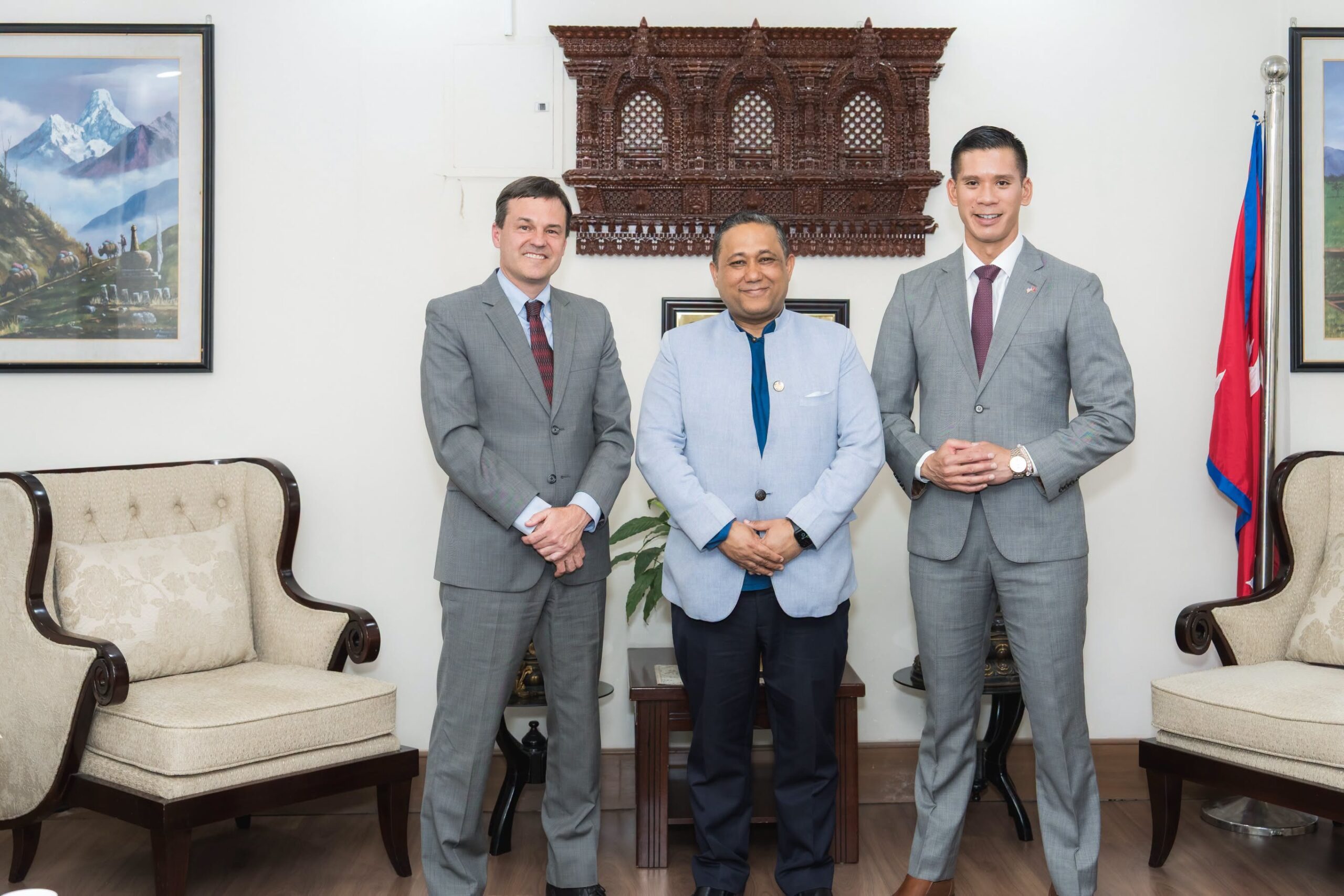 US chargé d’affaires, foreign minister discuss expanding bilateral ties