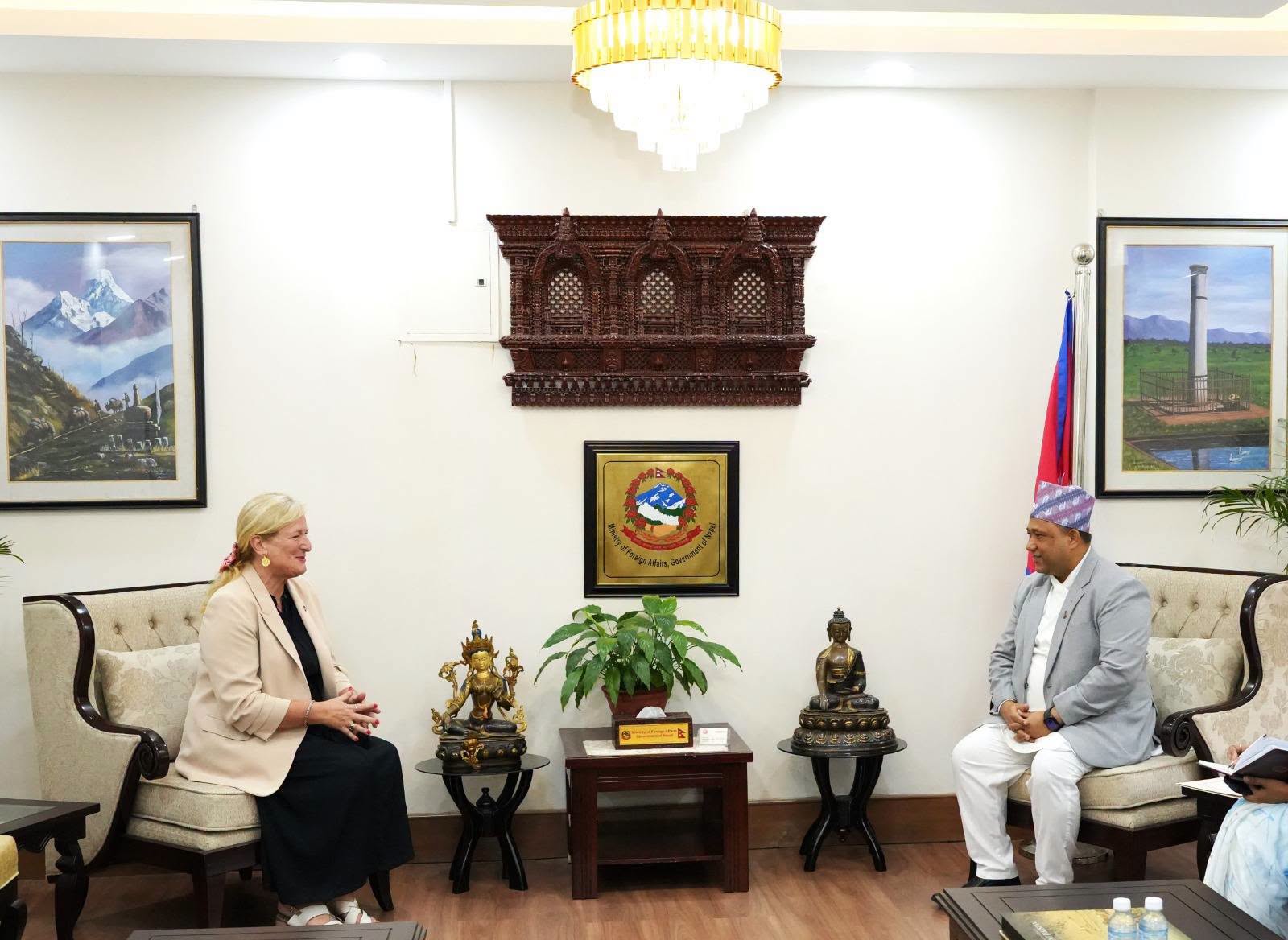 Outgoing French ambassador bids farewell to foreign minister