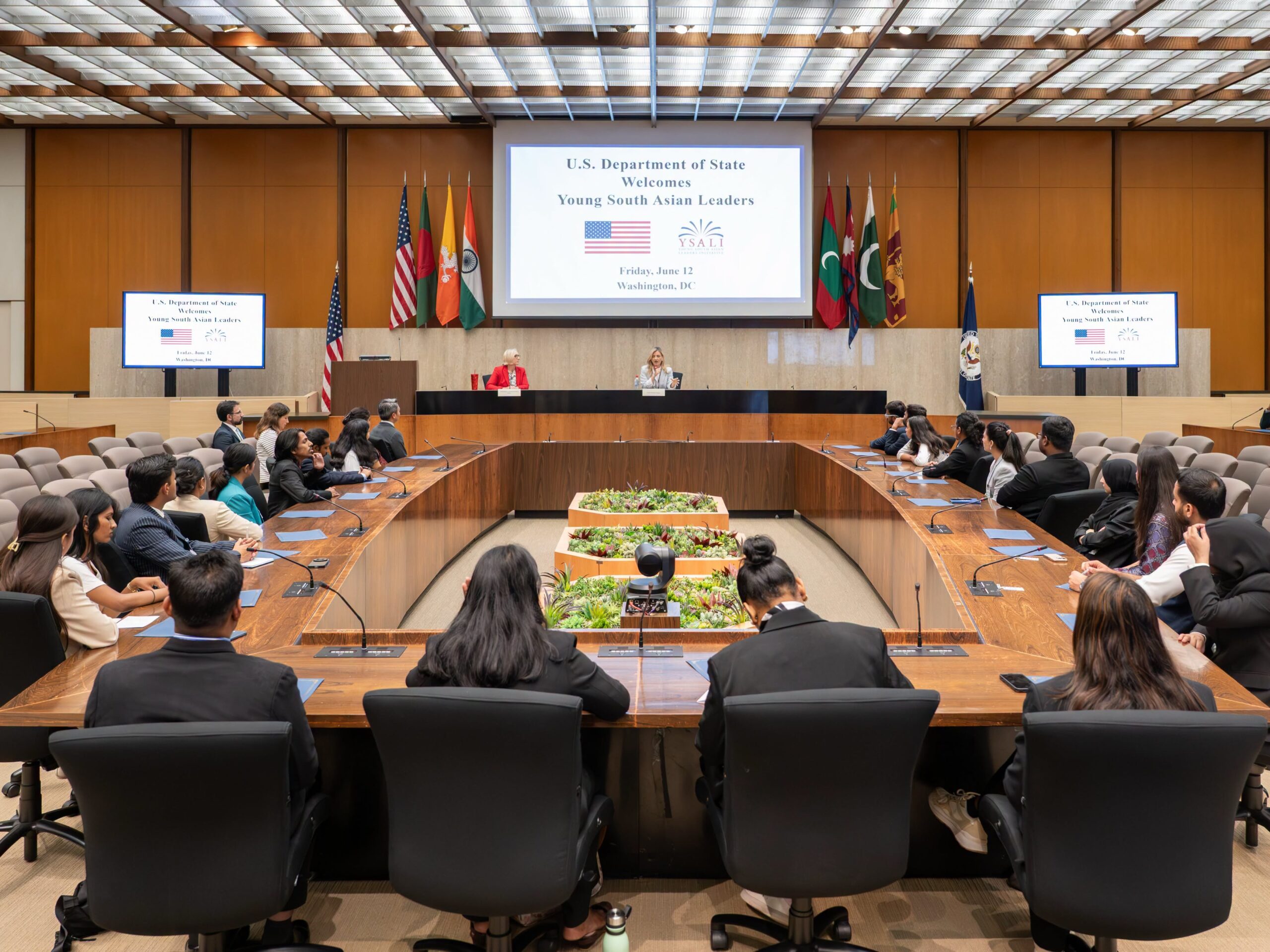 Fourteen Nepali leaders complete US entrepreneurship, innovation program