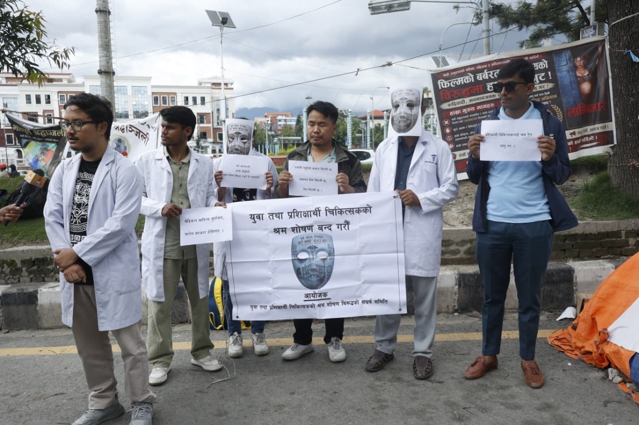Young doctors protest alleged labor exploitation in health institutions [Photo Feature]